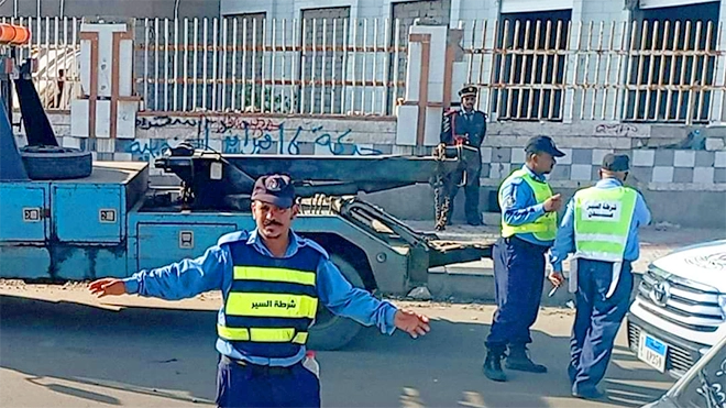 ​عدن.. حملة مرورية لضبط جميع المركبات المخالفة